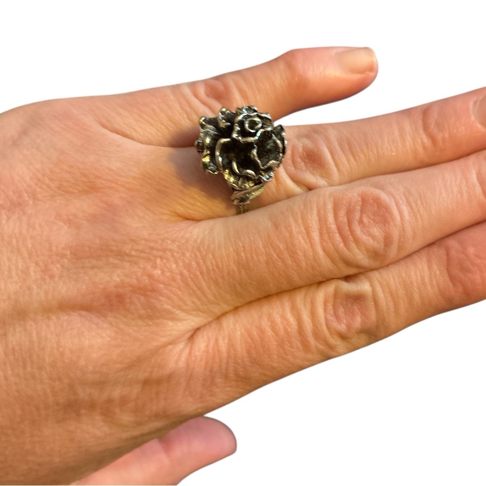 ✨ 3/$15 ✨ Silver Toned Floral Adjustable Ring